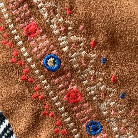 Xhilaration tribal shorts embroidered stretchy - Picture 4 of 4